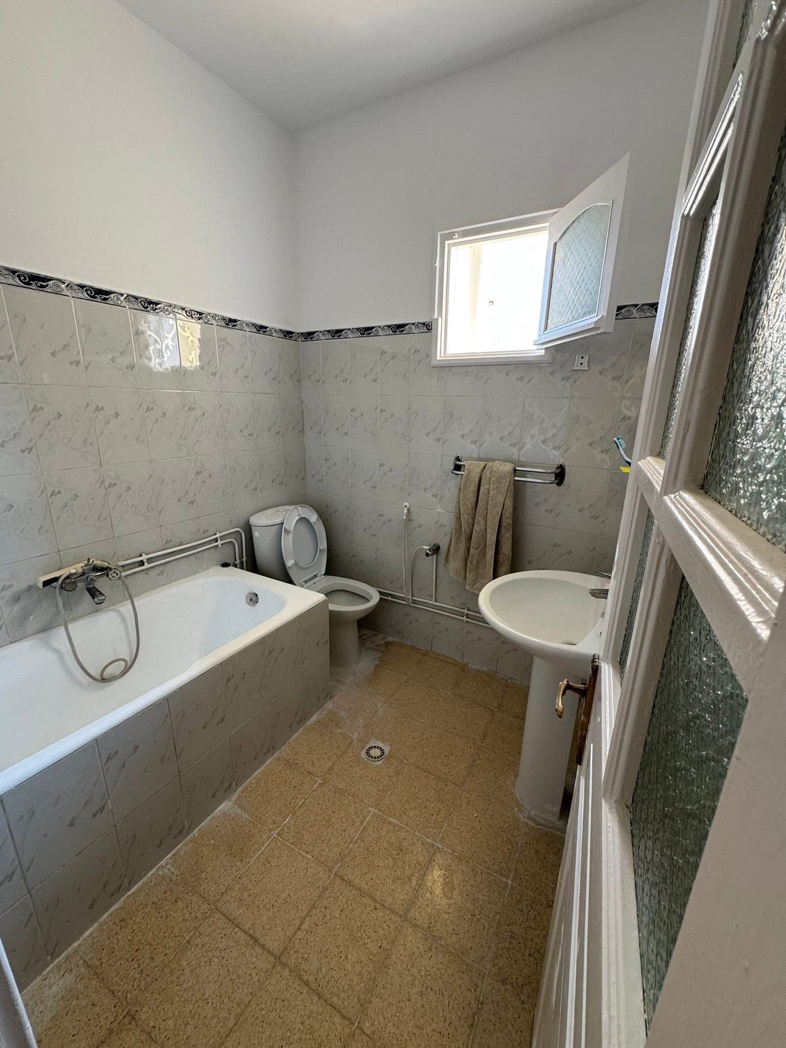 Gabes Sud Cite Des Infirmiers Location Appart. 3 pices Appartement s2