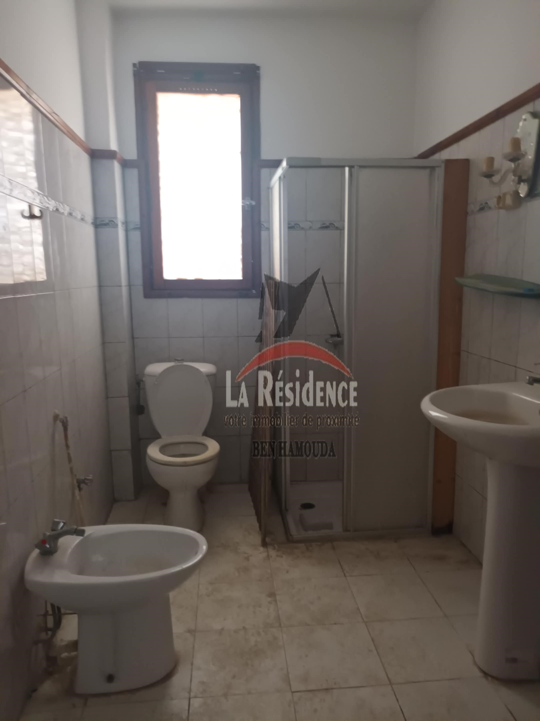 Bizerte Nord Bizerte Vente Appart. 1 pice Deux maisons  sur la route principale  bizerte