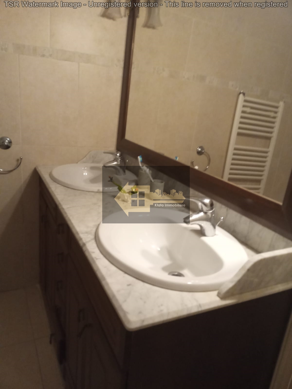 Ariana Ville Riadh Landlous Vente Maisons Ariana cite el mostakbal escale vnt villa