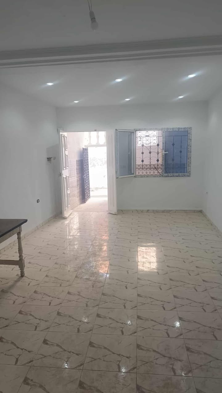 El Ouerdia Cite Mohamed Ali Location Appart. 3 pices Rdc d'une maison rym