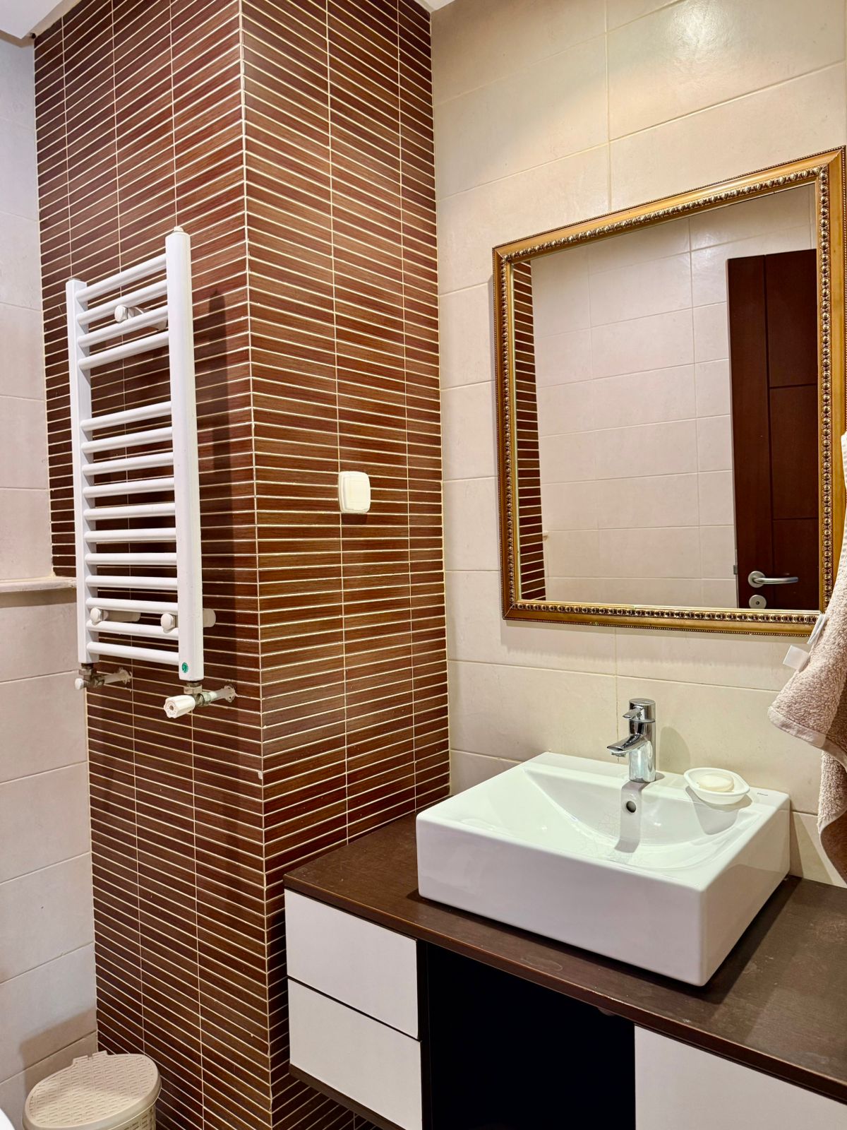 La Marsa&nbsp;Berge Du Lac&nbsp;Location&nbsp;Appart. 4 pi�ces&nbsp;Aprt salon et 4 chambres au lac 2