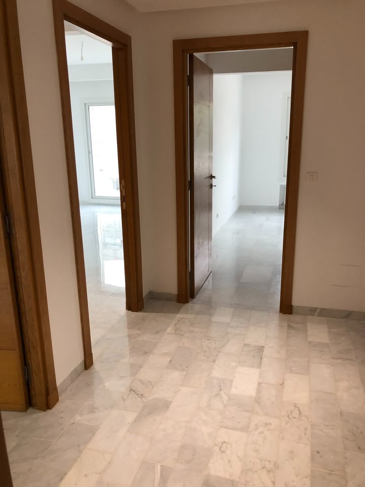 Cite El Khadra&nbsp;Zone urbaine nord&nbsp;Location&nbsp;Appart. 4 pi�ces&nbsp;Aprt salon et 3 chambres au centre urbain nord