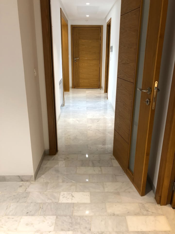 Cite El Khadra&nbsp;Zone urbaine nord&nbsp;Location&nbsp;Appart. 4 pi�ces&nbsp;Aprt salon et 3 chambres au centre urbain nord