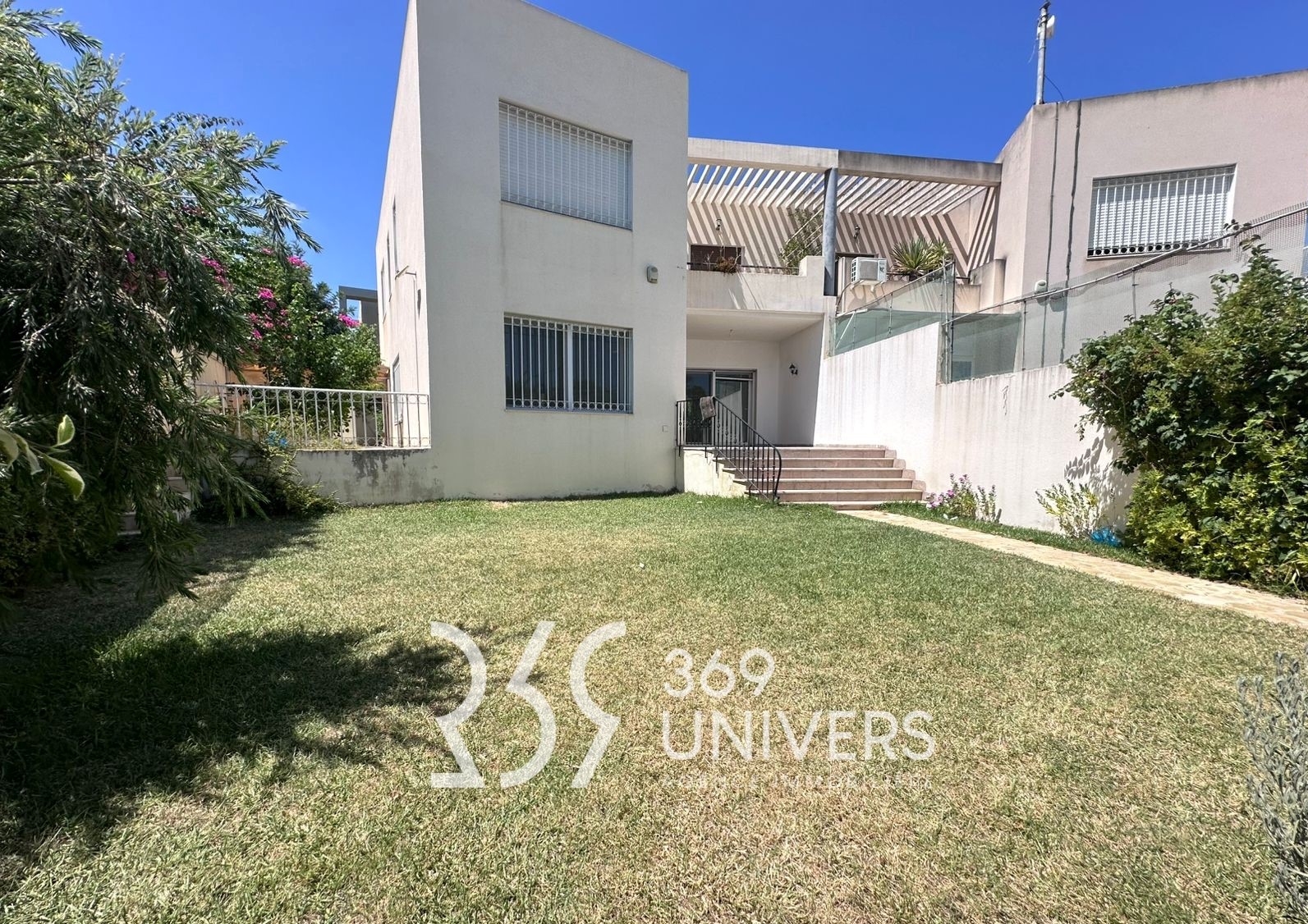 La Marsa&nbsp;Berge Du Lac&nbsp;Location&nbsp;Maisons&nbsp;Villa avec jardin au lac 2 ref rh160