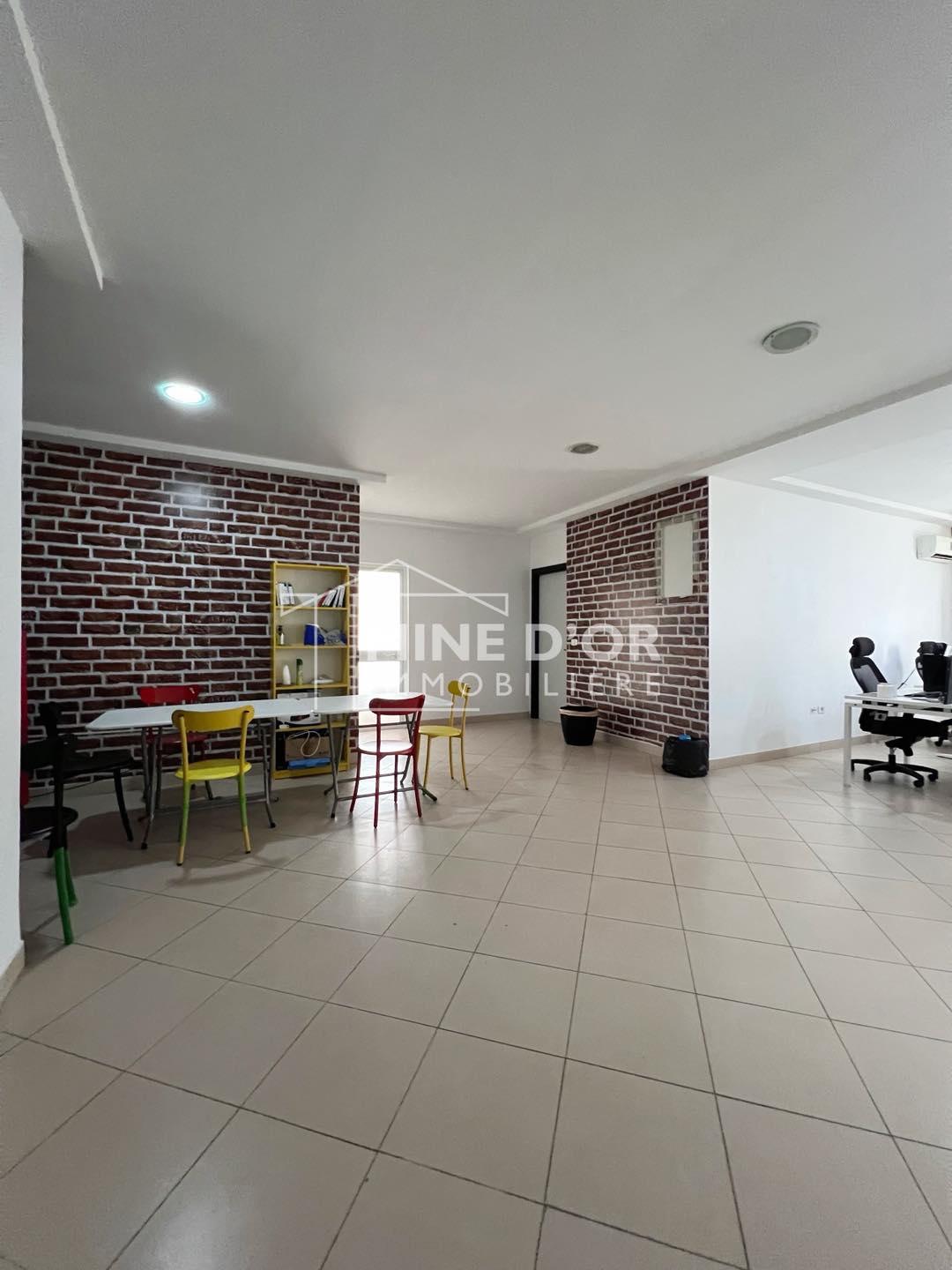 Cite El Khadra Zone urbaine nord Bureaux & Commerces Bureau Al open space plus des bureaux au cun