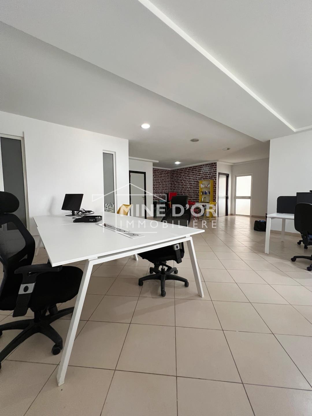 Bureaux & Commerces Bureau