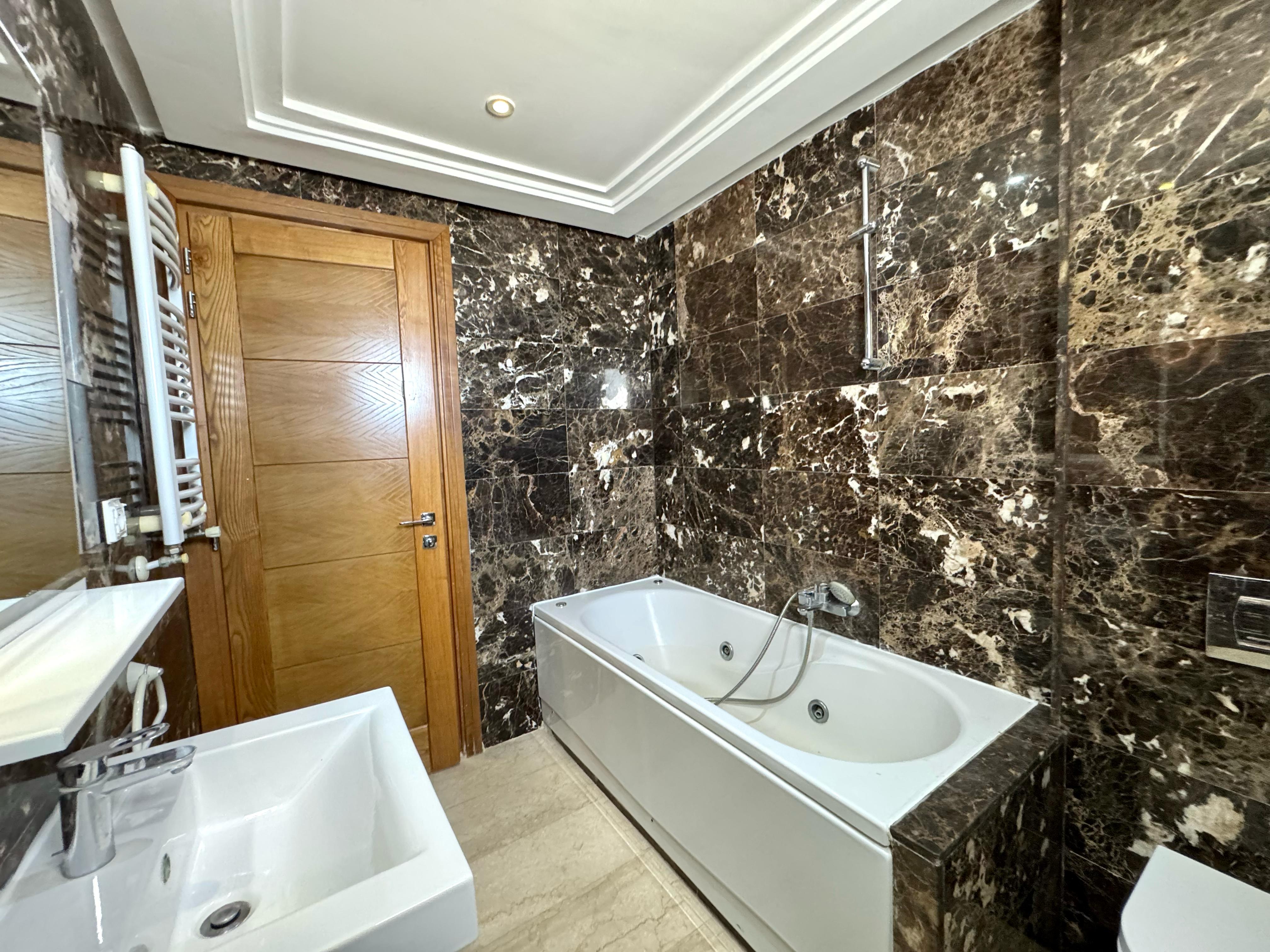 Ain Zaghouan&nbsp;Jardins de Carthage&nbsp;Location&nbsp;Appart. 5 pi�ces+&nbsp;Penthouse avec piscine au jardins de carthage
