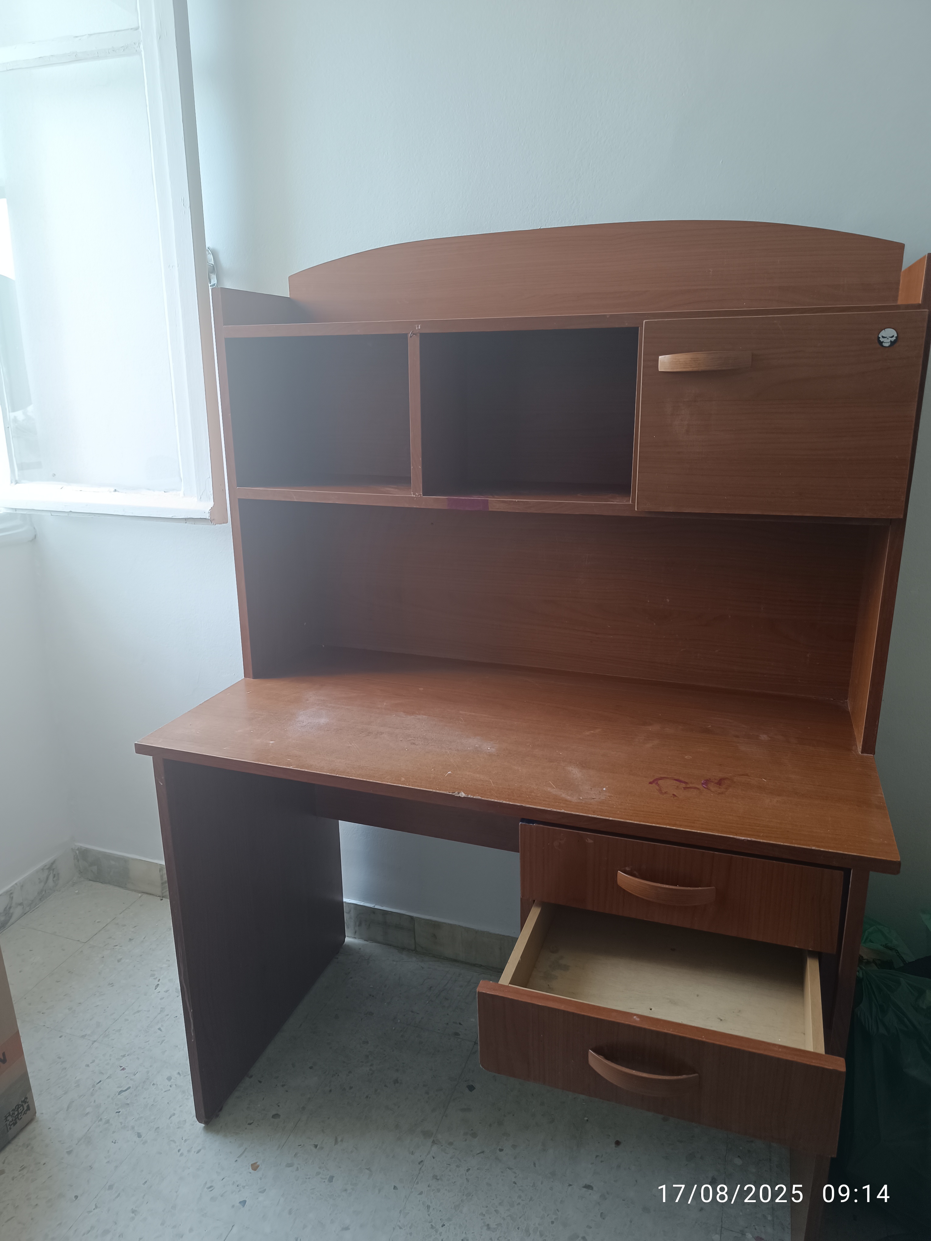 El Menzah El Manar 2 Meubles d'enfant bureaux Bureau enfant occasion