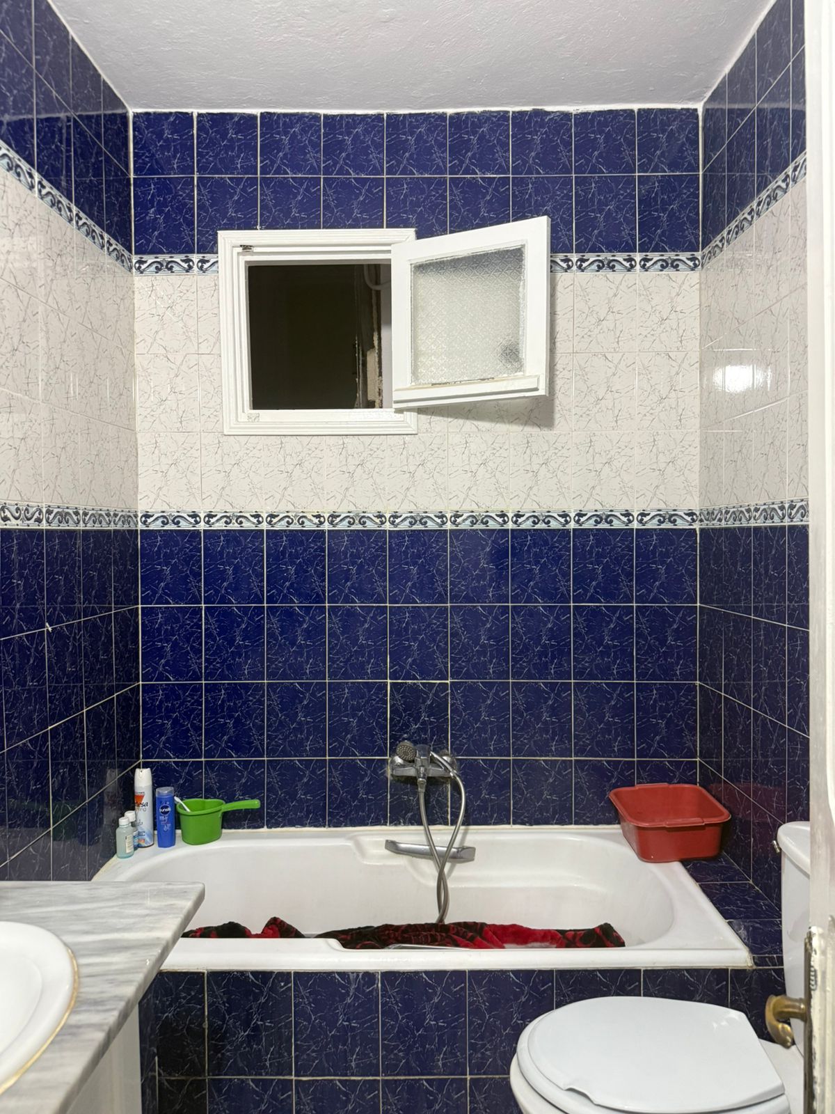 La Marsa El Aouina Location Appart. 2 pices tage de villa  laouina rue khaled ibn walid