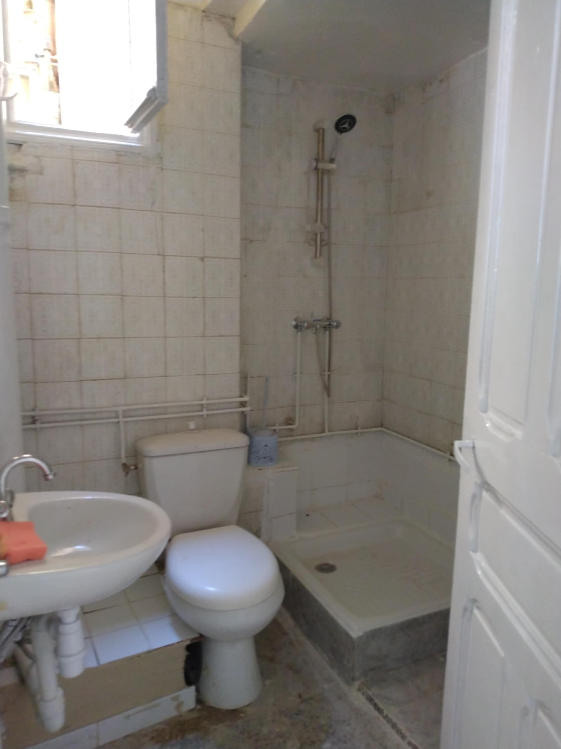 Sidi El Bechir Bab El Falla Vente Appart. 2 pices Appt s plus 2 rue beb elfallah l'hopital militaire