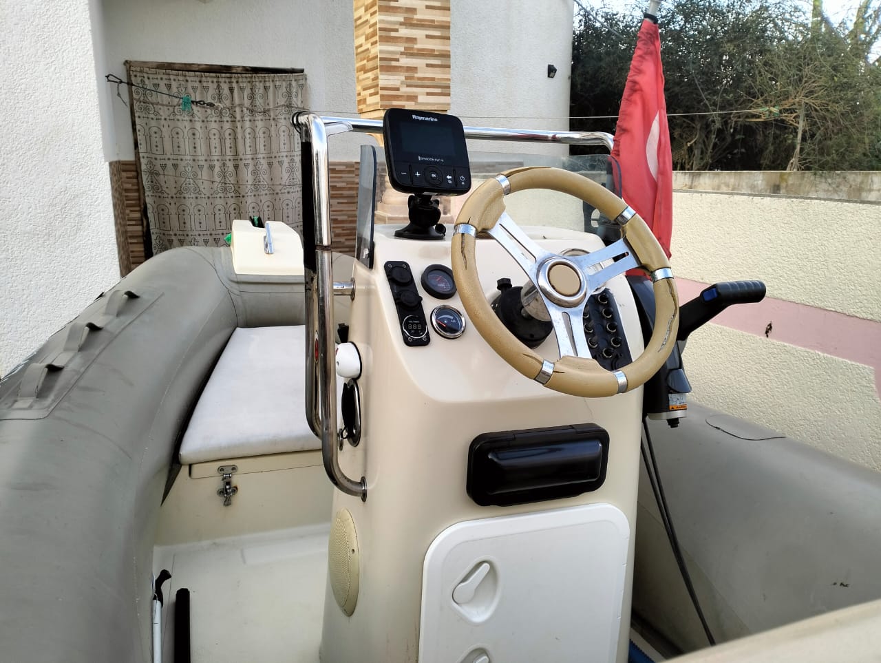 Ain Zaghouan Ain Zaghouan Bateaux  moteurs Semi-rigide Bateau semi rigide espadon avec moteur evinrude