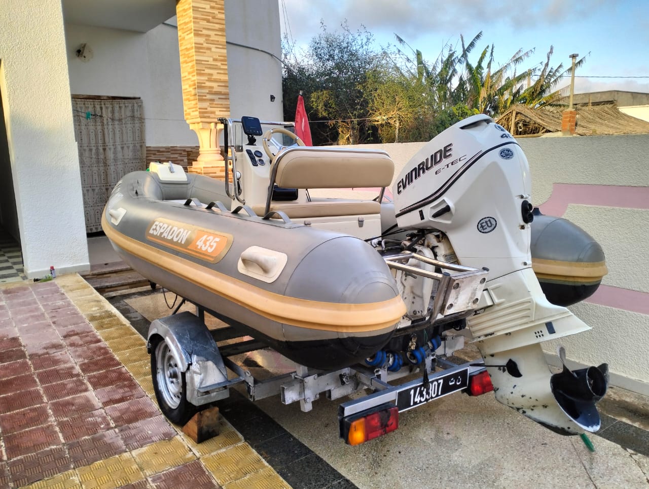 Ain Zaghouan Ain Zaghouan Bateaux  moteurs Semi-rigide Bateau semi rigide espadon avec moteur evinrude