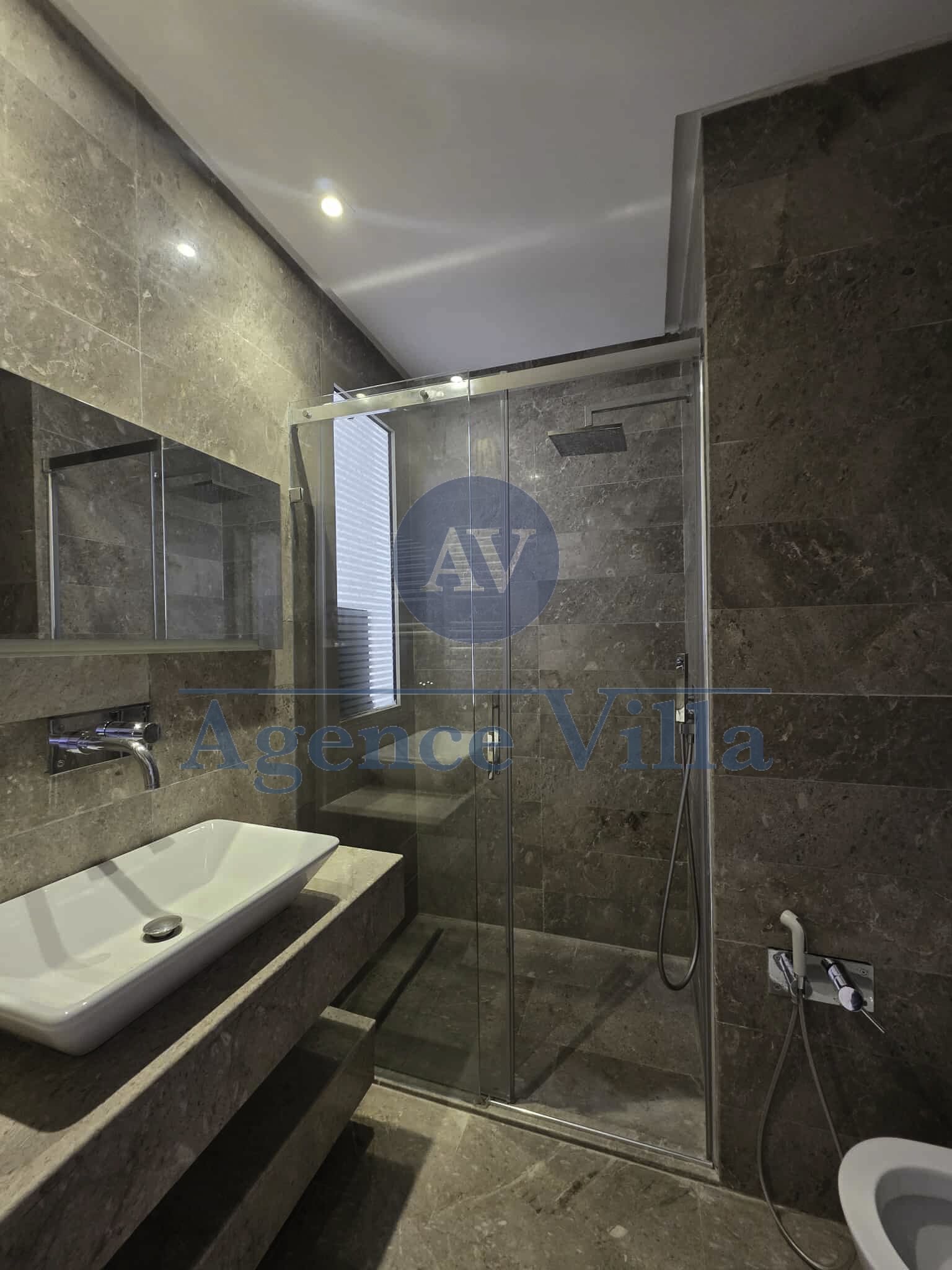 La Marsa&nbsp;Gammart&nbsp;Location&nbsp;Appart. 3 pi�ces&nbsp;Un appartement s2 � gammarth vue mer