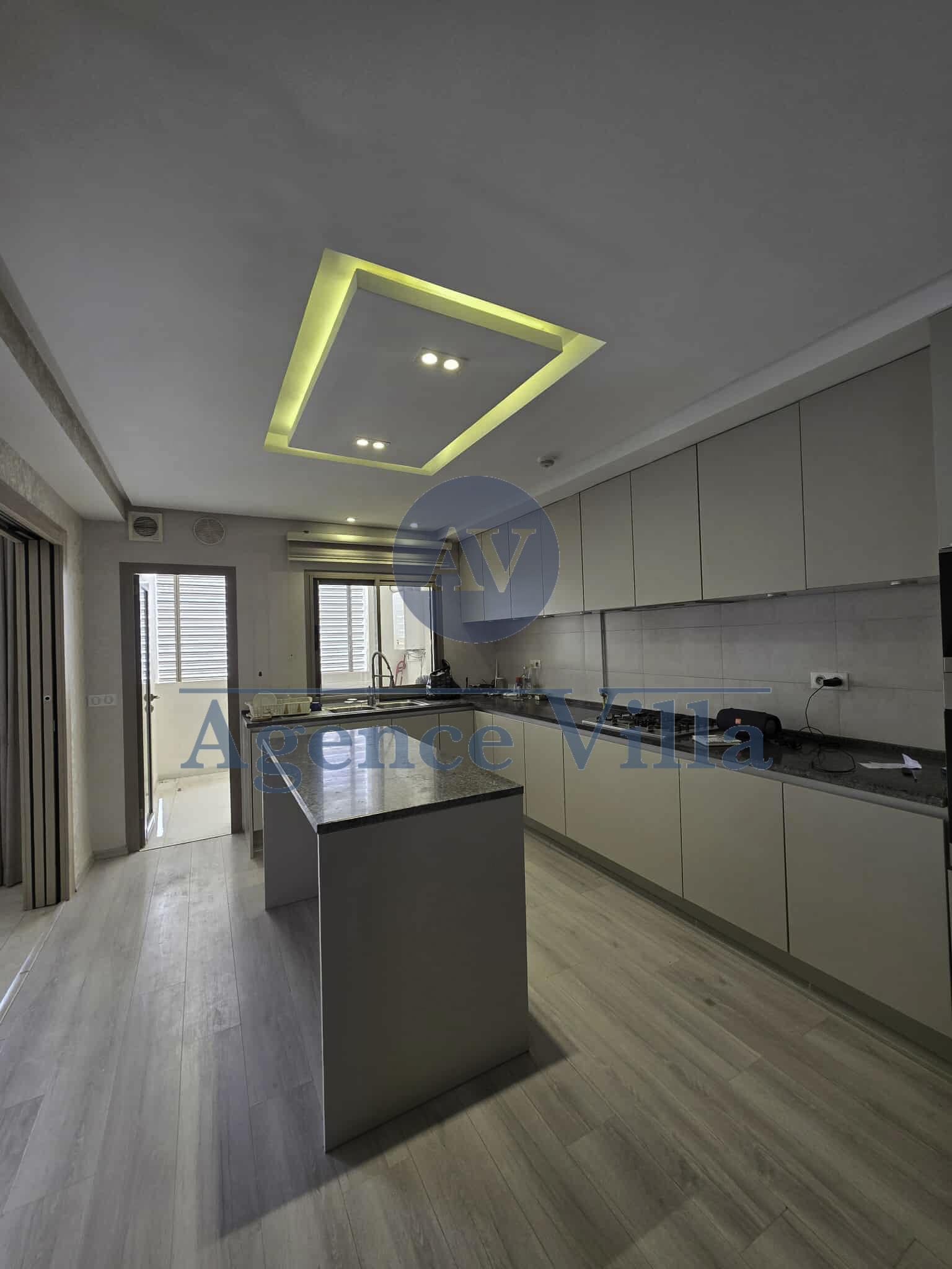 La Marsa&nbsp;Gammart&nbsp;Location&nbsp;Appart. 3 pi�ces&nbsp;Un appartement s2 � gammarth vue mer