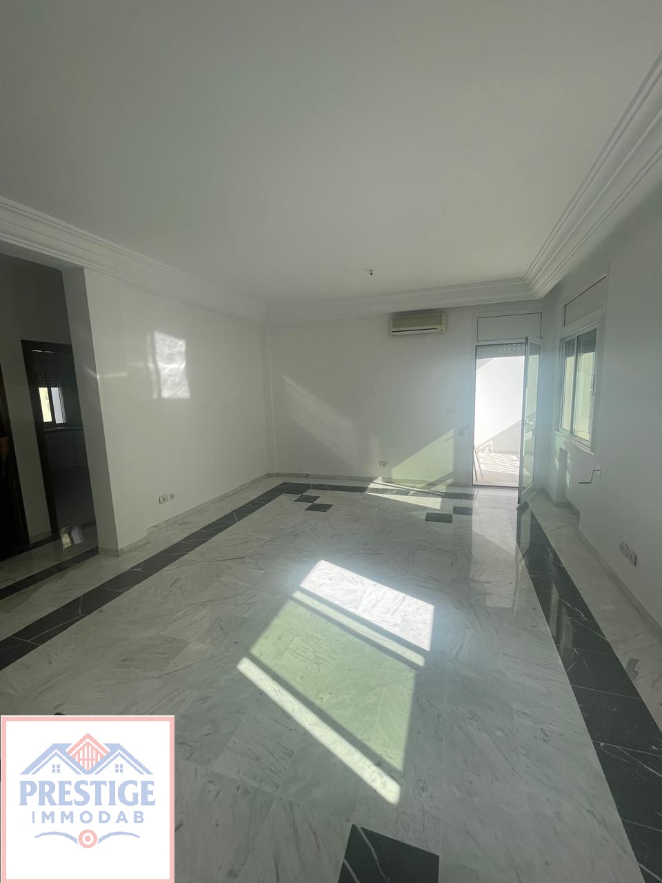 La Marsa&nbsp;Berge Du Lac&nbsp;Location&nbsp;Appart. 2 pi�ces&nbsp;Lac 1  s2 avec ascenseur habitation ou bureaux