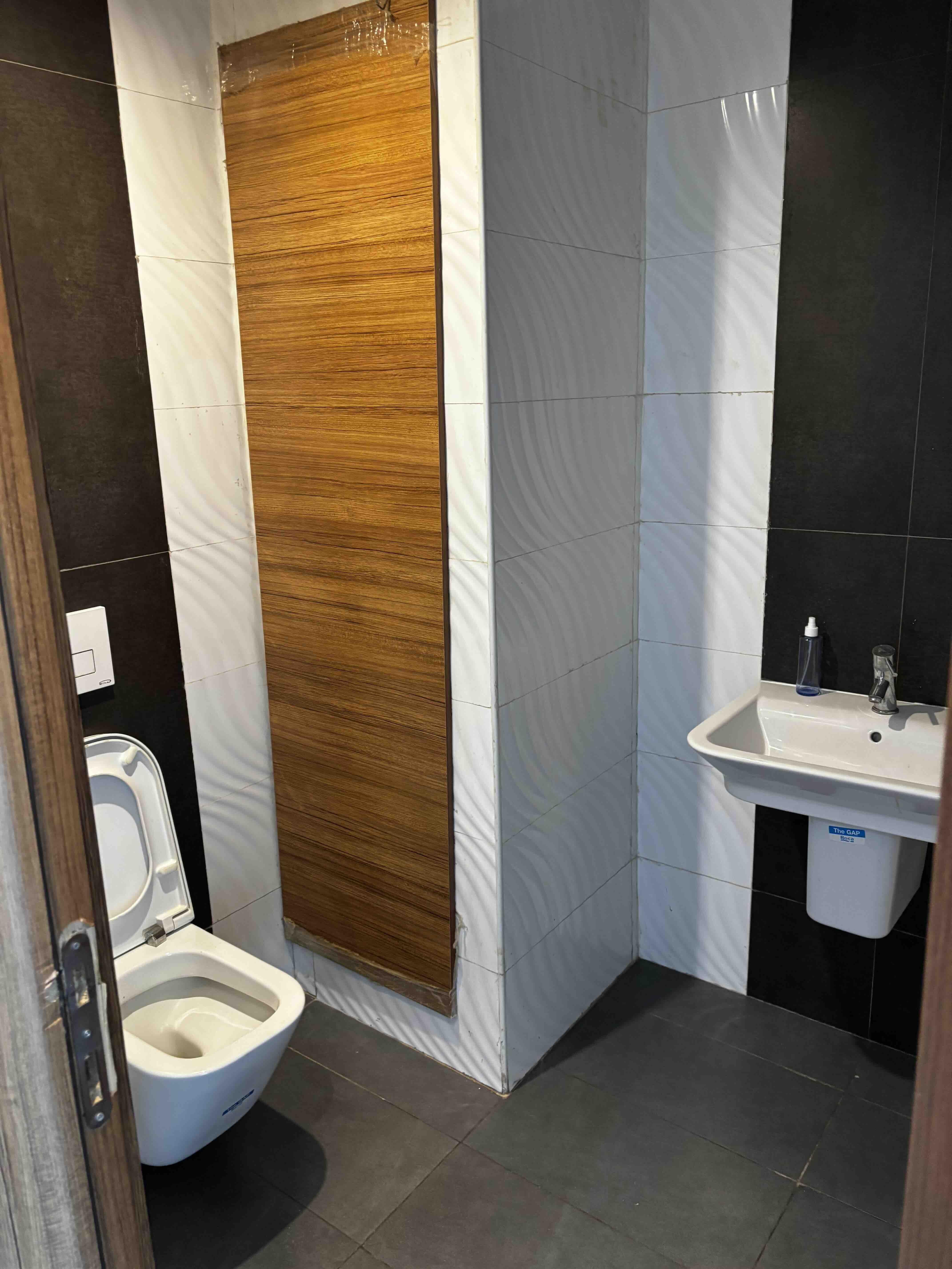 Cite El Khadra Zone urbaine nord Bureaux & Commerces Bureau Bureau a plus 2 au centre urbain nord