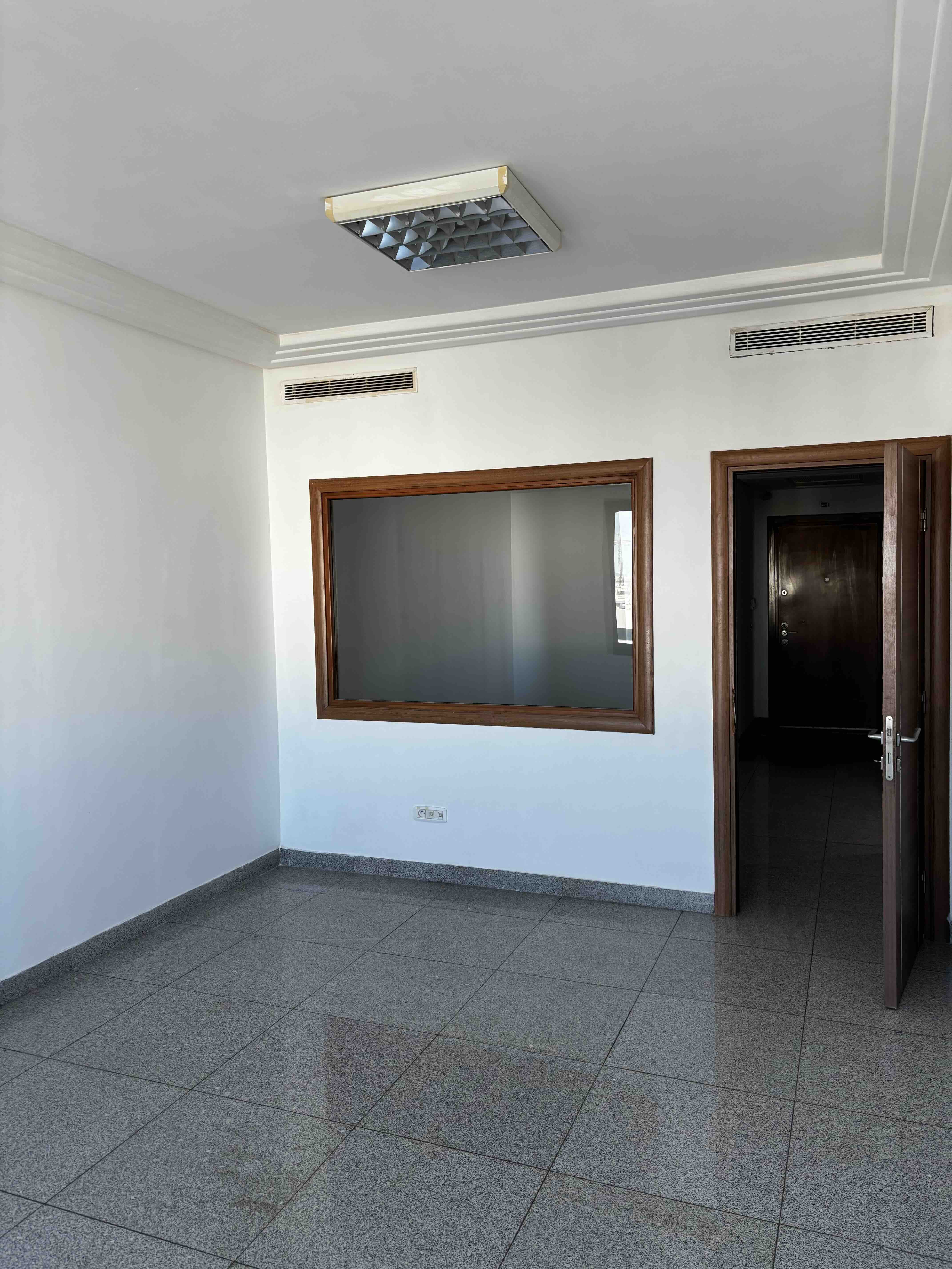 Cite El Khadra Zone urbaine nord Bureaux & Commerces Bureau Bureau a plus 2 au centre urbain nord