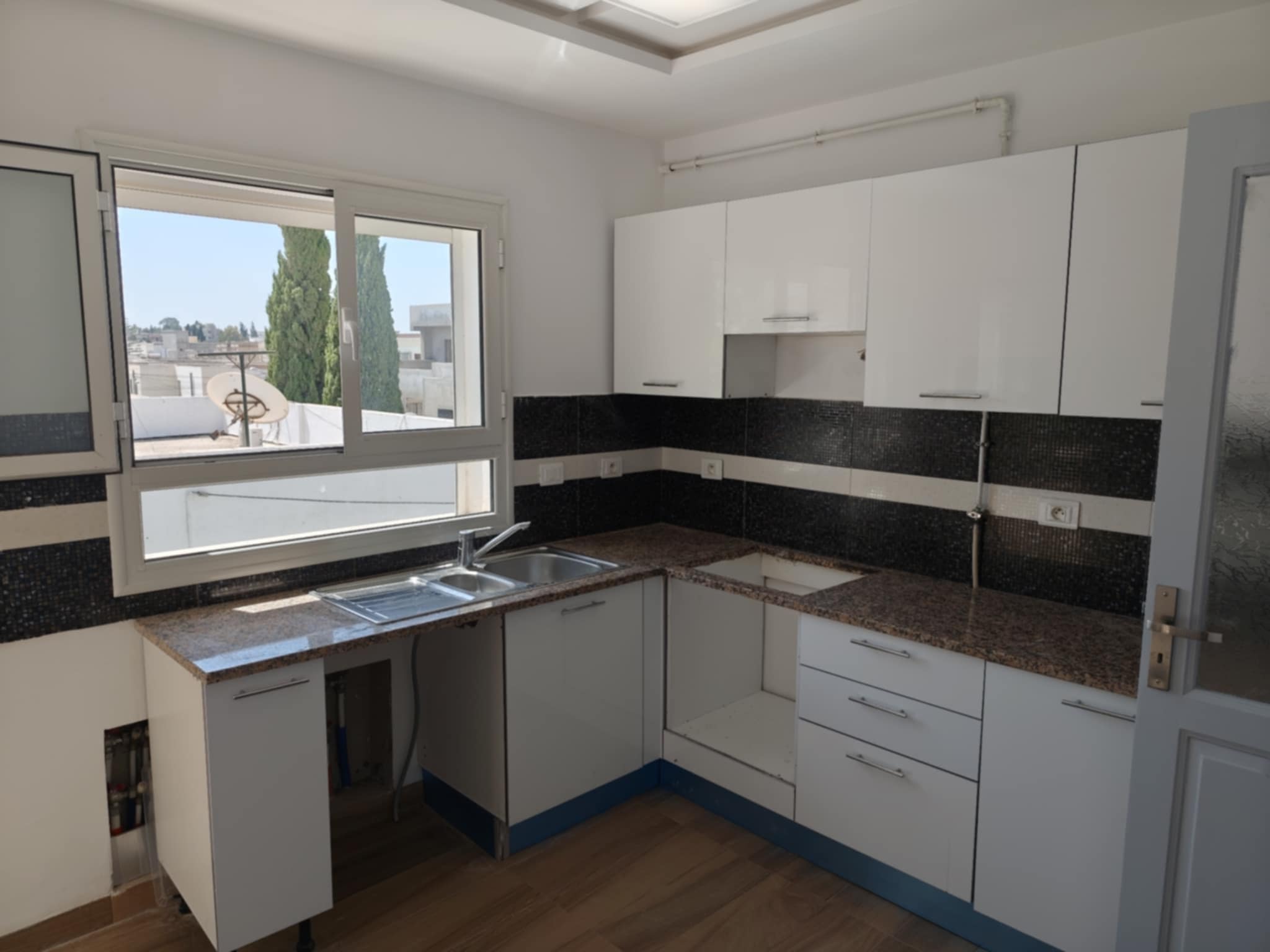 Megrine Megrine Location Appart. 1 pice S1  maigrine