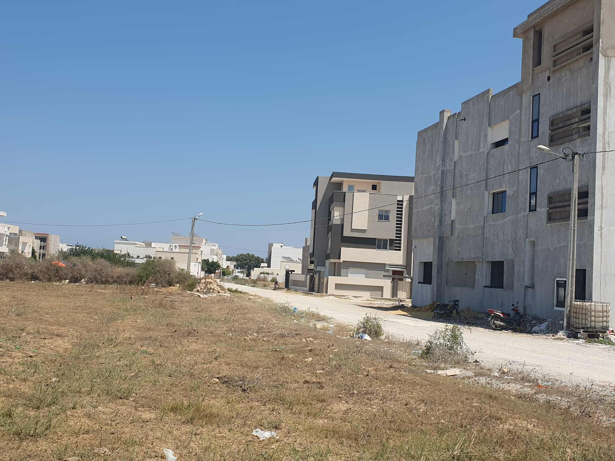 Hammam El Ghezaz Hammam El Ghezaz Terrain Terrain nu Terrain a titre bleu sur la route de la plage