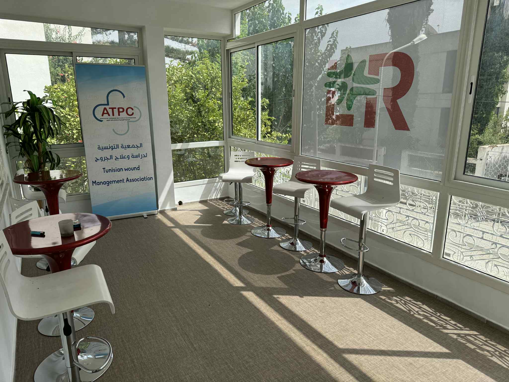 Ariana Ville&nbsp;El Menzah 6&nbsp;Bureaux & Commerces&nbsp;Bureau&nbsp;Coquette villa bureautique hs � menzah 6