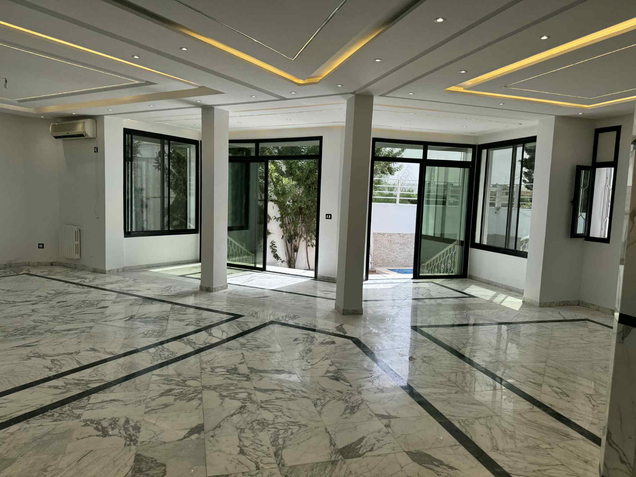 La Marsa Berge Du Lac Location Maisons Belle villa 750 m2 au lac 1