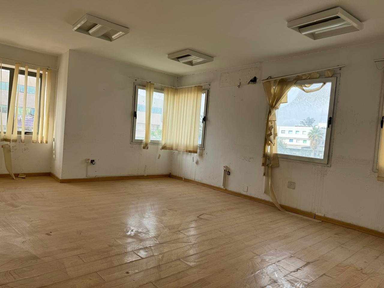 La Soukra Charguia 2 Bureaux & Commerces Bureau Immeuble bureautique  fort potentiel  charguia 2