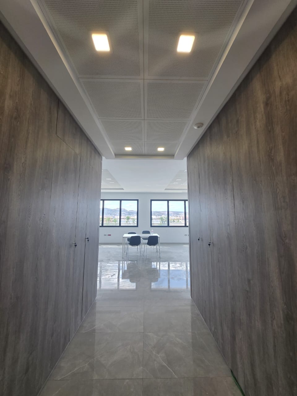 Raoued&nbsp;Cite El Ghazala 2&nbsp;Bureaux & Commerces&nbsp;Bureau&nbsp;Bureau 2440 m2 ths � pole la gazelle