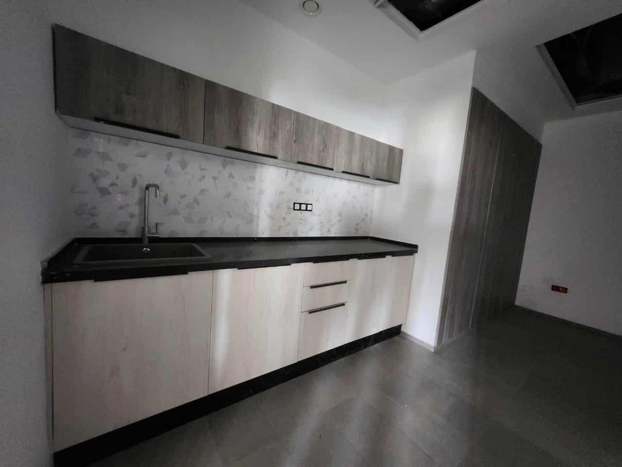 Raoued&nbsp;Cite El Ghazala 2&nbsp;Bureaux & Commerces&nbsp;Bureau&nbsp;Bureau 2440 m2 ths � pole la gazelle