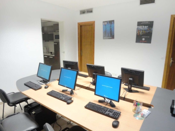 La Marsa&nbsp;Berge Du Lac&nbsp;Bureaux & Commerces&nbsp;Bureau&nbsp;Berge du lac2 vnt bur