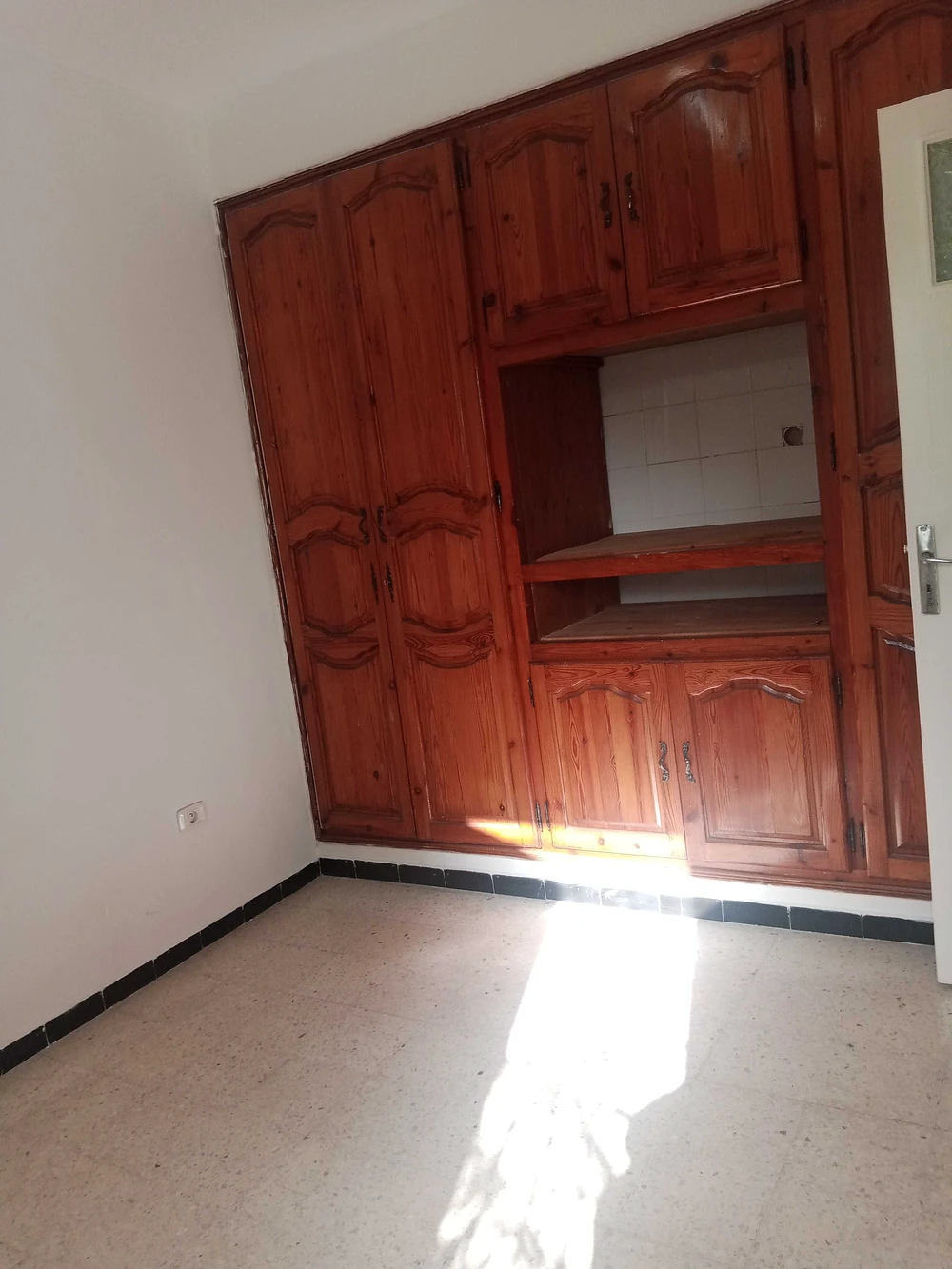 El Menzah El Manar 1 Location Appart. 2 pices Un mignon studio vide  manar1