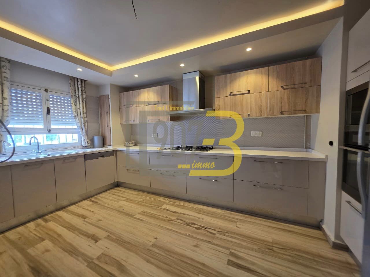 Ariana Ville Cite Ennasr 2 Vente Appart. 3 pices Un appartement s3    cit ennasr