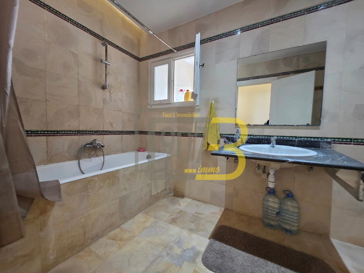 Ariana Ville Cite Ennasr 2 Vente Appart. 3 pices Un appartement s3    cit ennasr