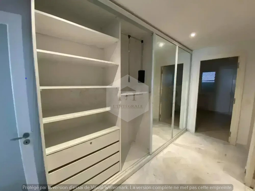 Ariana Ville Cite Ennasr 2 Location Appart. 4 pices S3 richement meubl