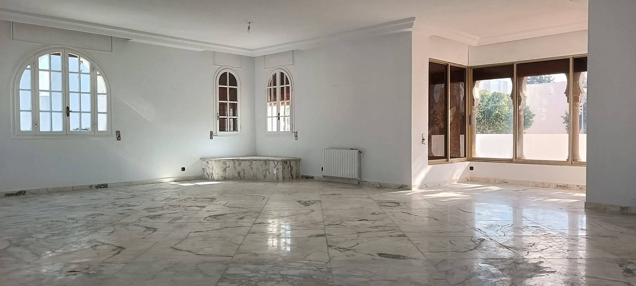 Ariana Ville El Menzah 5 Vente Maisons Villa avec un jardin et une piscine au menzah 5