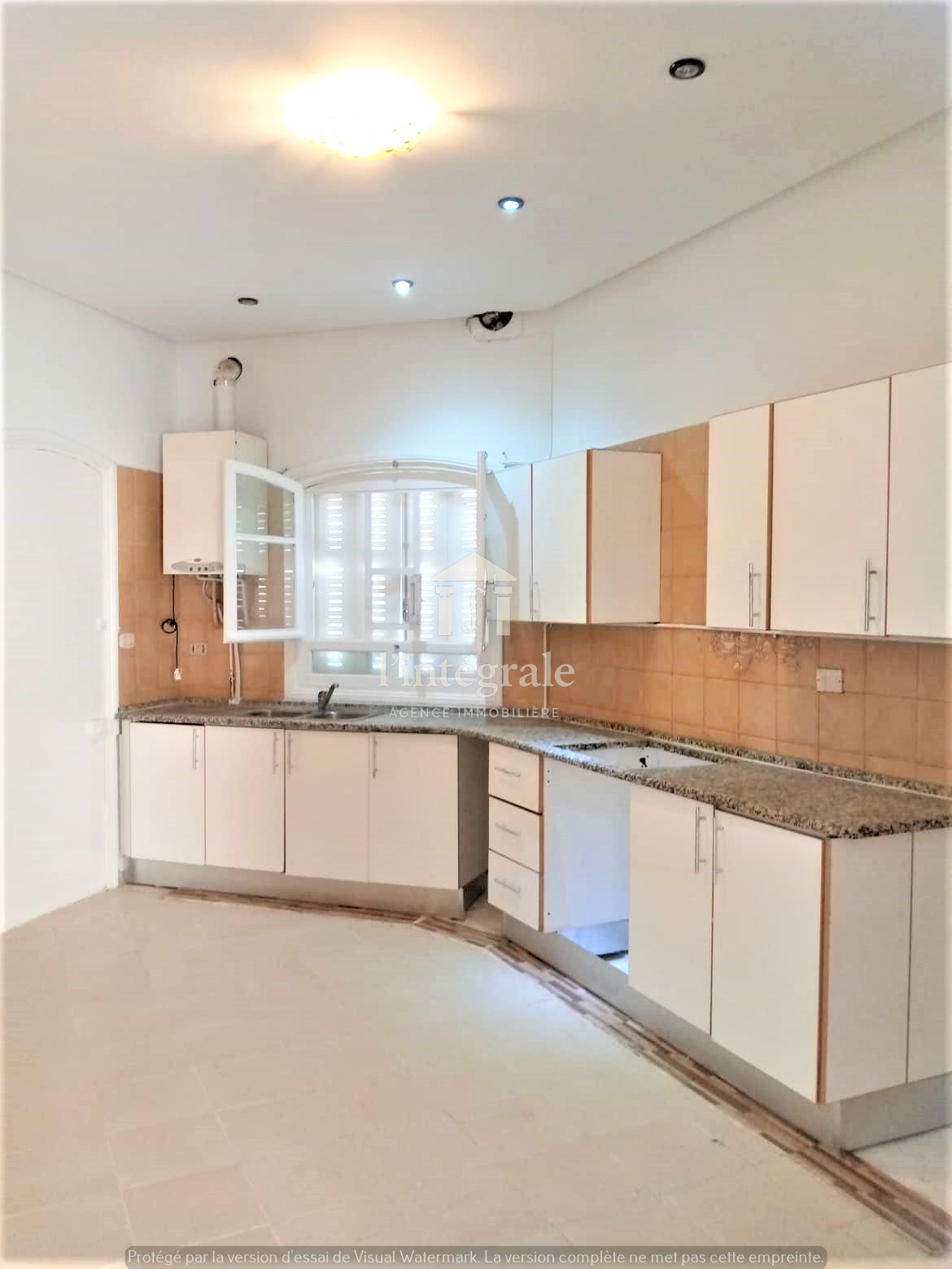 El Menzah El Menzah 9 Location Maisons S4 rez de chausse avec jardin