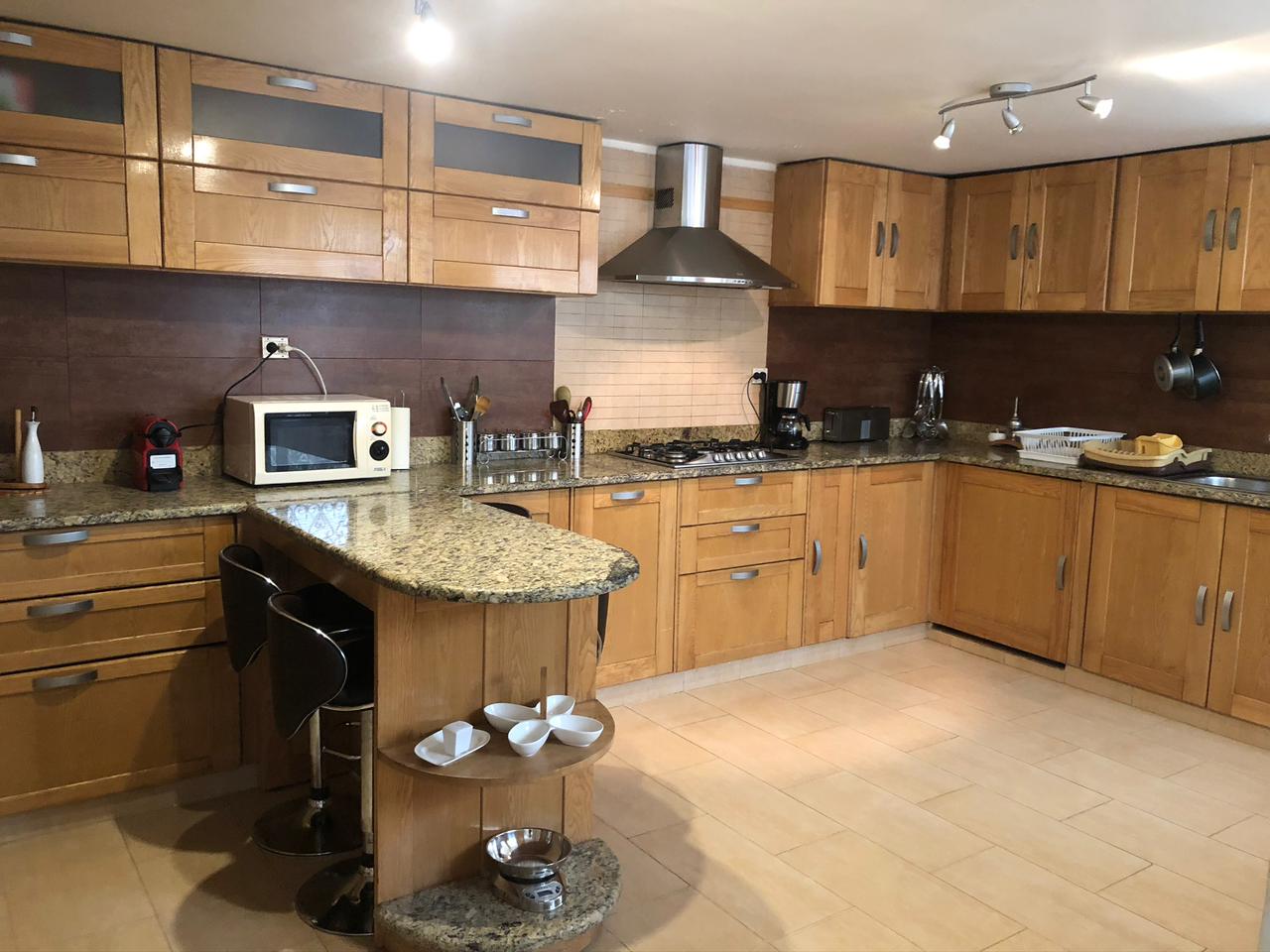 El Menzah El Menzah 4 Location Maisons Villa avec un grand jardin et une piscine