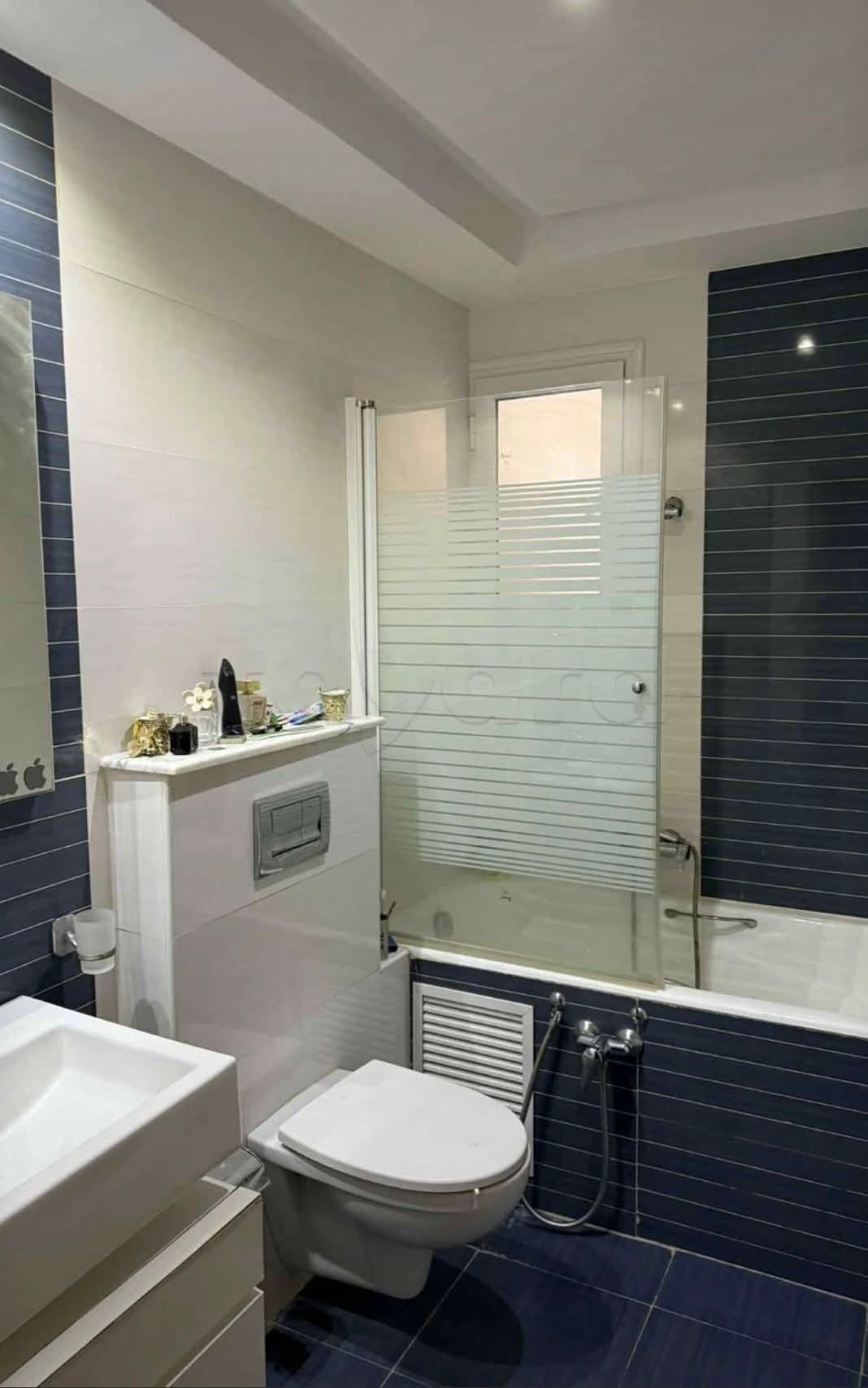 Ariana Ville Cite Ennasr 2 Location Appart. 3 pices S2 meuble 1700 d a  ennasr2