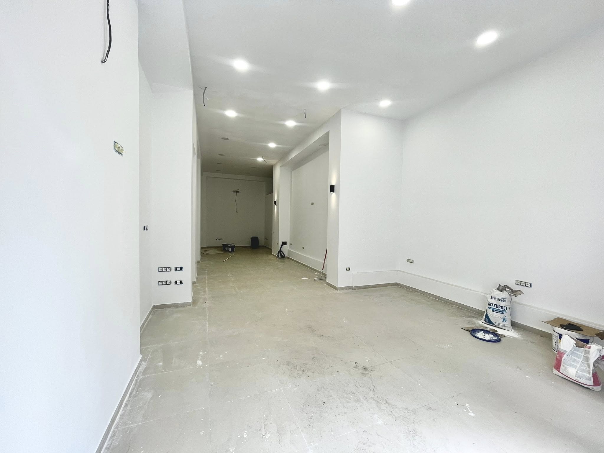 Bab Bhar Republique Bureaux & Commerces Surfaces Local commercial neuf pour tout type d'activits