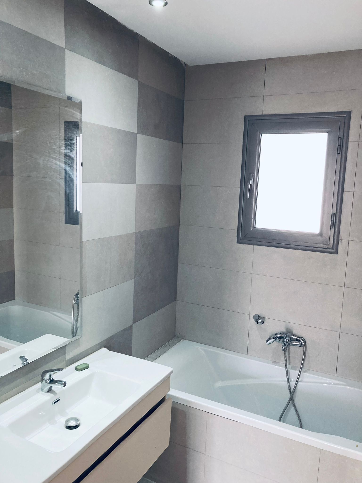 La Marsa&nbsp;El Aouina&nbsp;Location&nbsp;Appart. 4 pi�ces&nbsp;Appartement  s3 de 120m2 � l'aouina