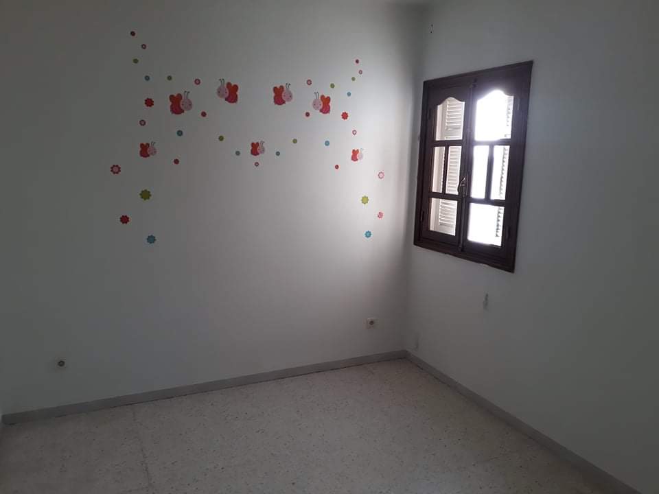 Ettahrir Ettahrir 1 Location Appart. 4 pices Bel et spacieux appartement