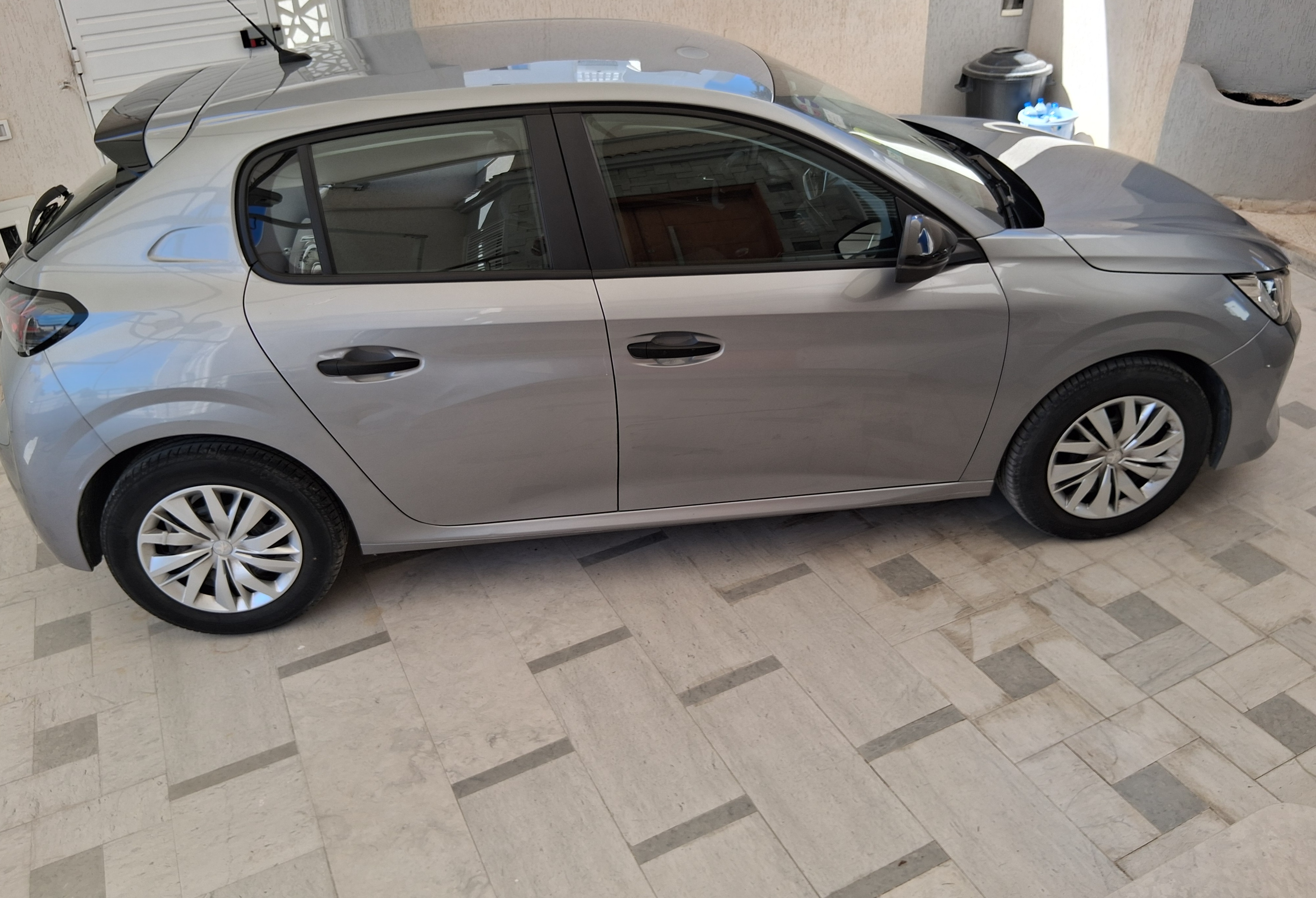 Peugeot 208