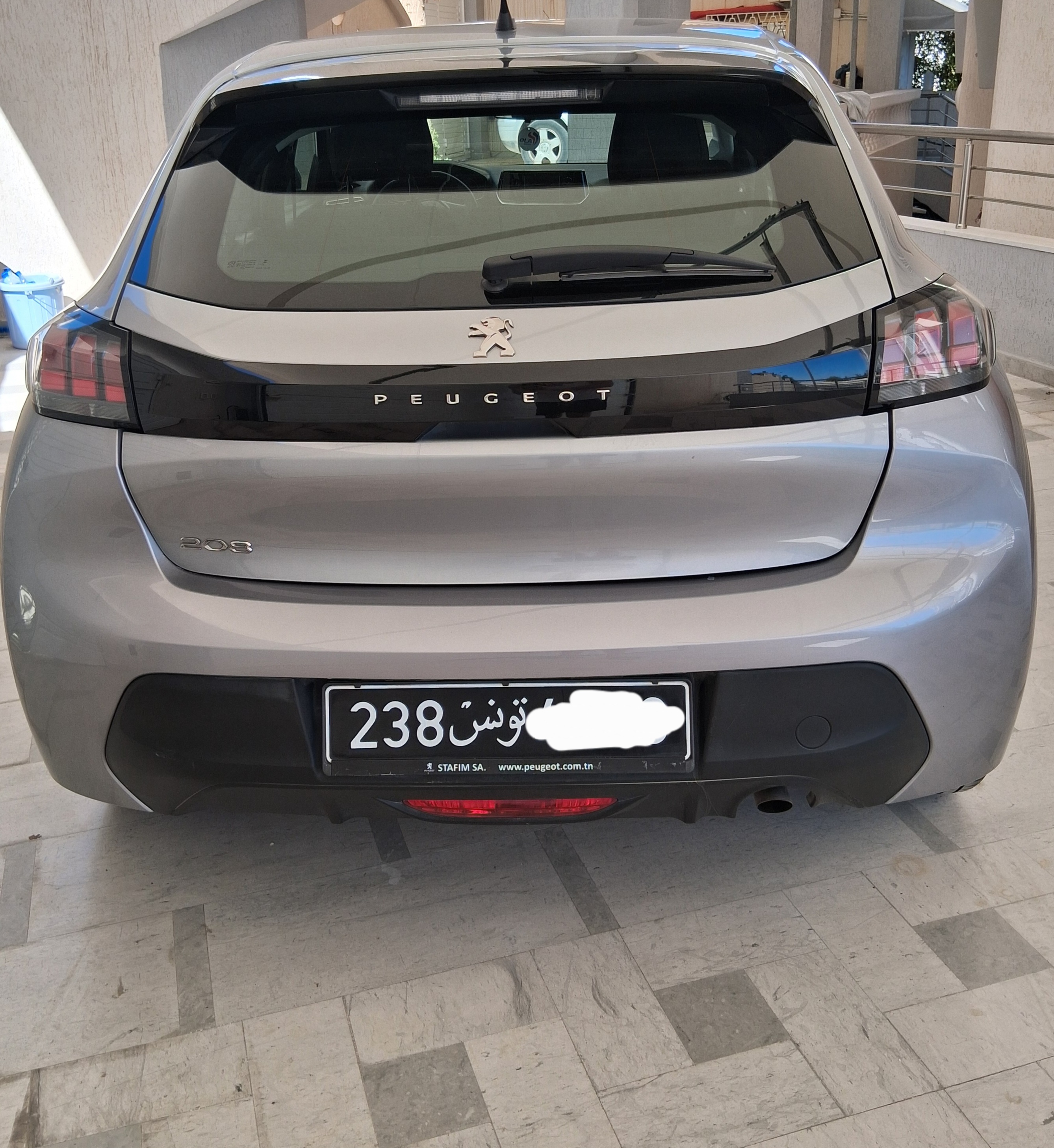 El Menzah El Manar 2 Peugeot 208 208 neuve 2 ans encore en garantie faible km29500