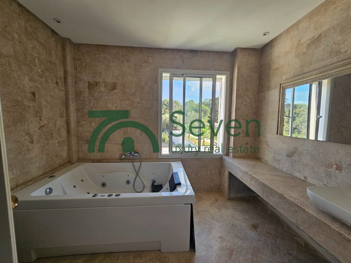 La Soukra La Soukra Location Maisons Villa meuble avec piscine  la soukra ref 21a