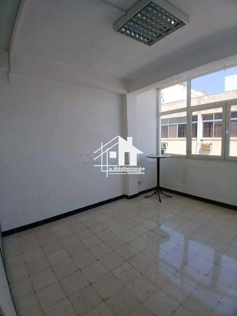 Bab Bhar Bab Bhar Location Appart. 2 pices Bureau h2  l'avenue de carthage