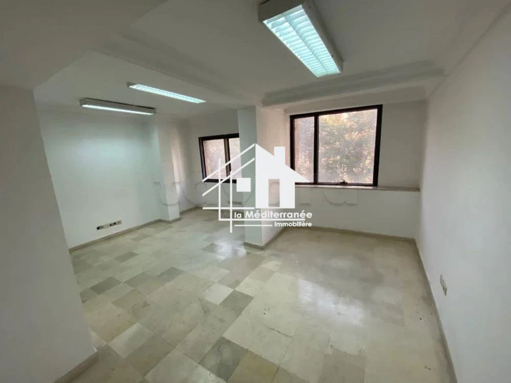 Bab Bhar Bab Bhar Location Appart. 3 pices Bureau h3  jeanne d'arctunis