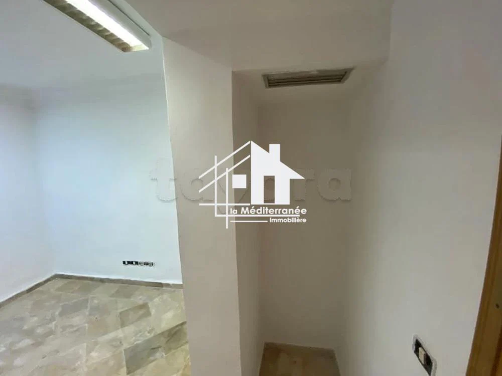 Bab Bhar Bab Bhar Location Appart. 3 pices Bureau h3  jeanne d'arctunis