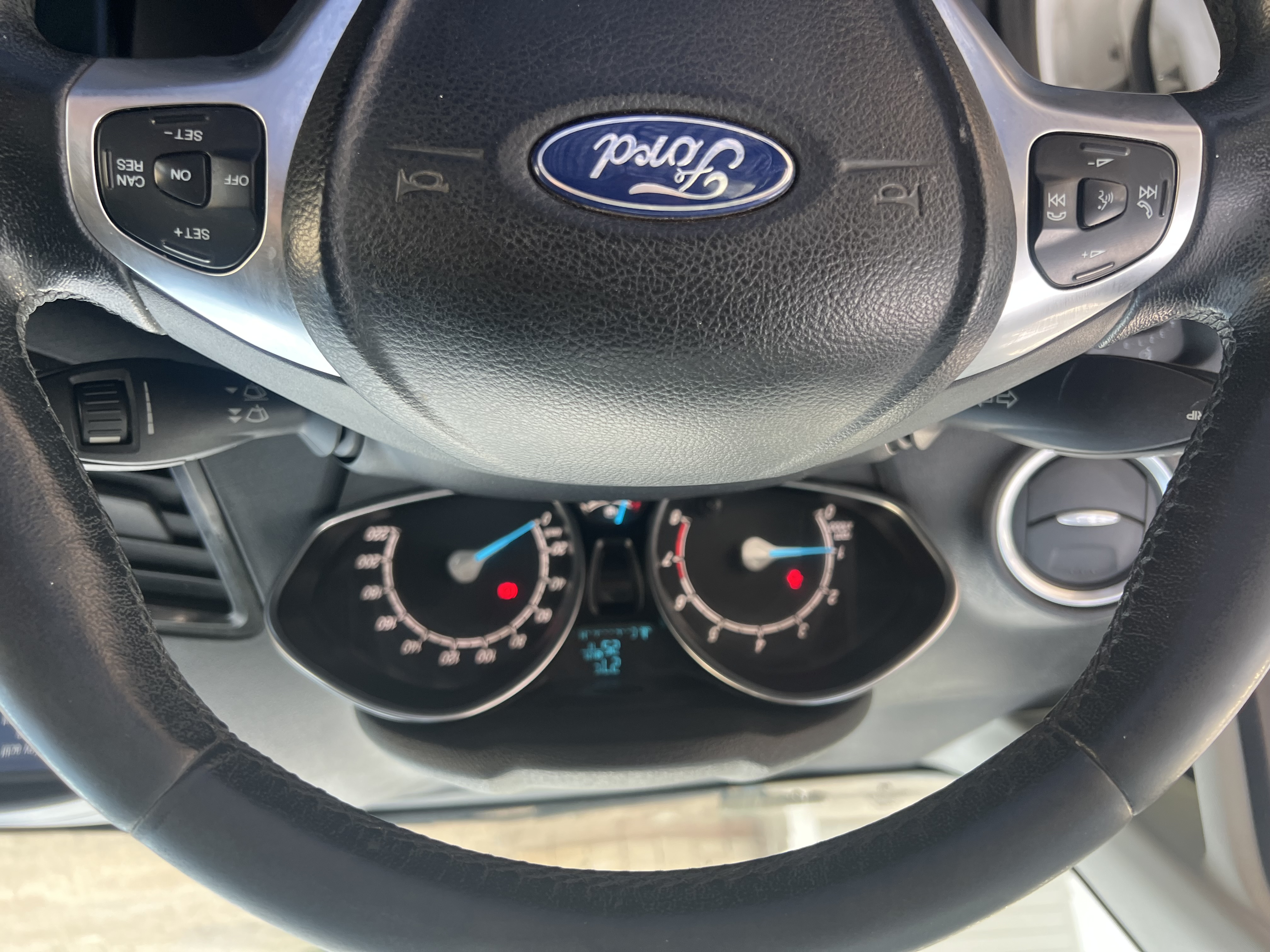 La Marsa Berge Du Lac Ford Fiesta Belle fiesta ecobost titanum