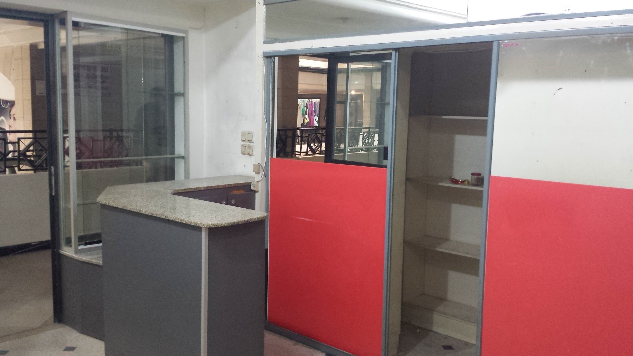 Bab Bhar Republique Bureaux & Commerces Surfaces Boutique au centre galaxie lafayette