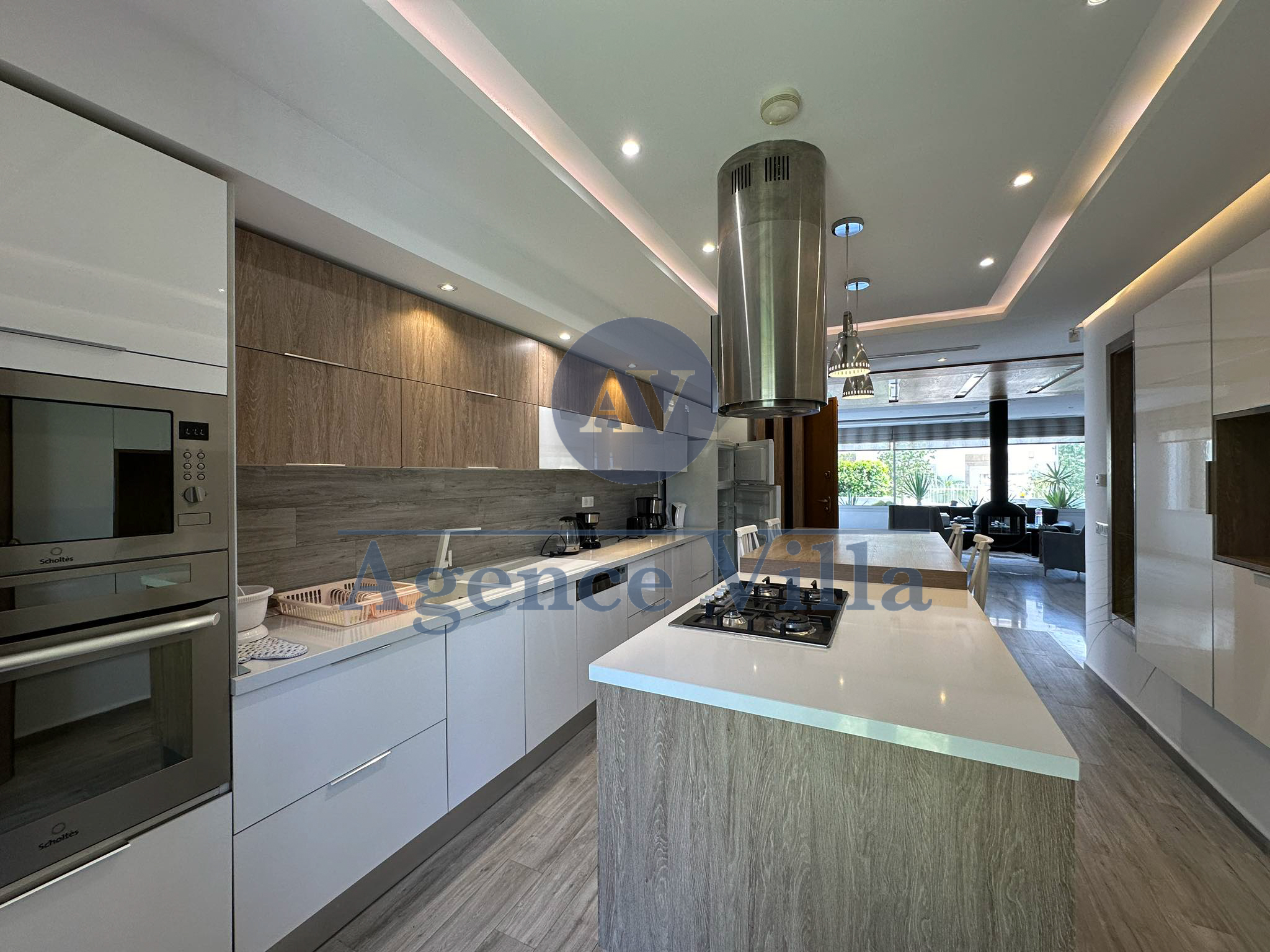 La Marsa Berge Du Lac Location Duplex Une villa s3 meubl au lac2