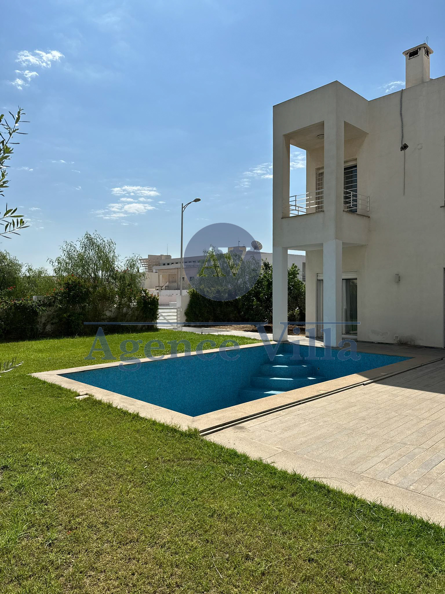 La Marsa&nbsp;Berge Du Lac&nbsp;Location&nbsp;Maisons&nbsp;Une villa s6 au lac2 avec piscine